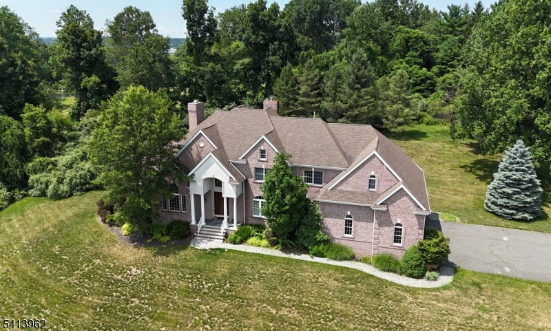 6 Trout Brook Ct