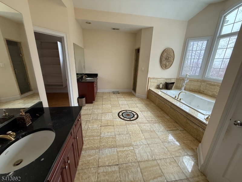 6 Trout Brook Ct
