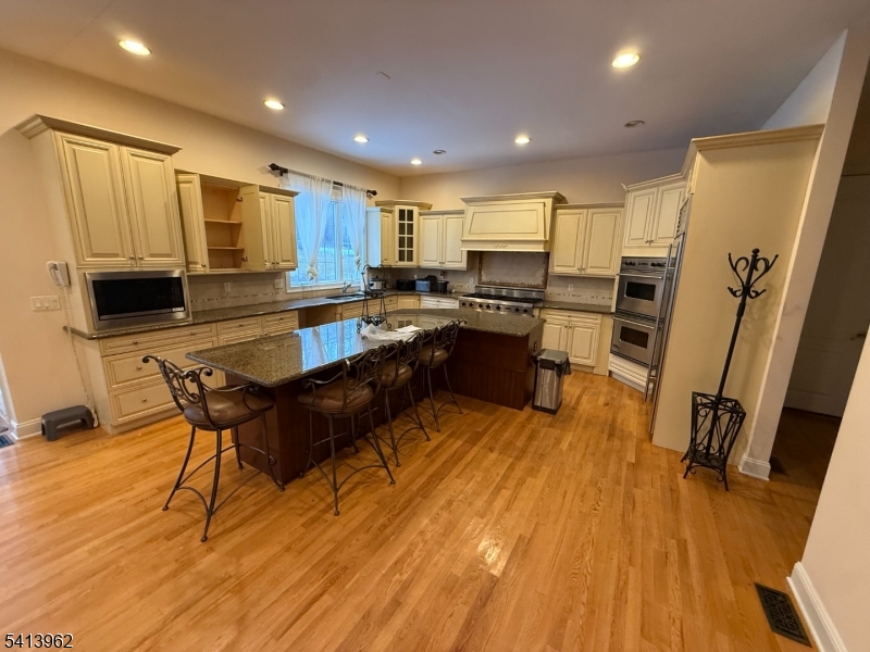 6 Trout Brook Ct