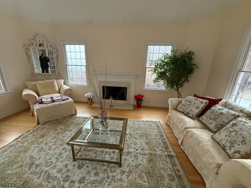 6 Trout Brook Ct