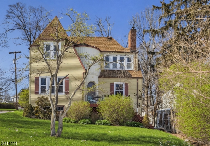 38 Hillside Ave