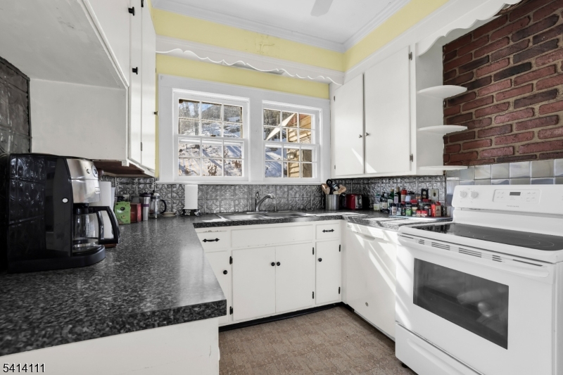 38 Hillside Ave
