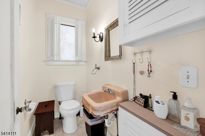 38 Hillside Ave