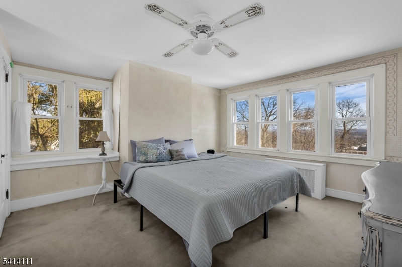 38 Hillside Ave