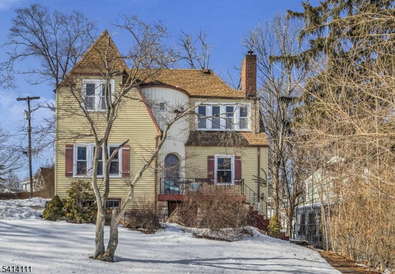 38 Hillside Ave