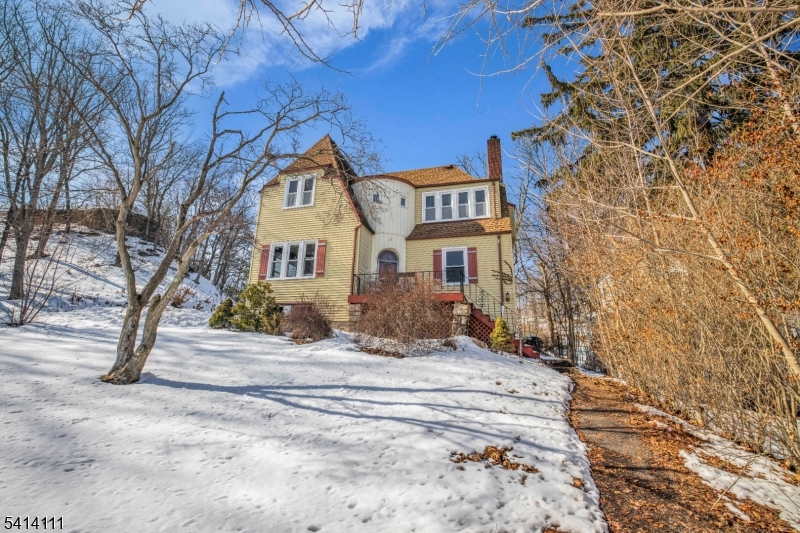 38 Hillside Ave