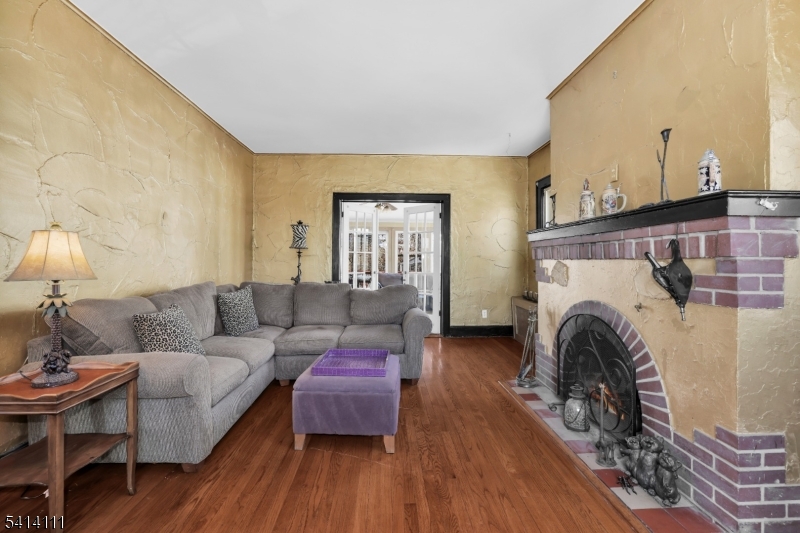 38 Hillside Ave