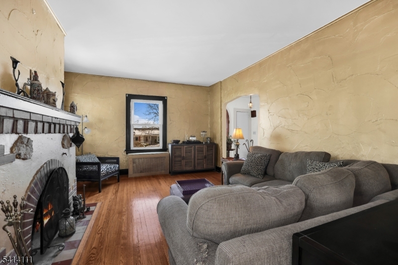 38 Hillside Ave