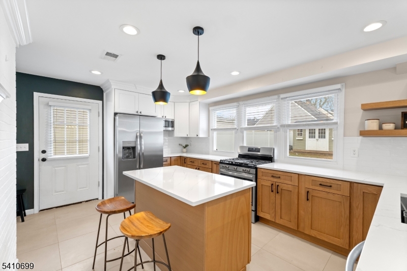 122 Greenbrook Rd