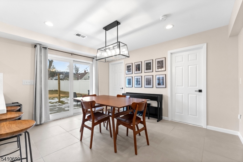 122 Greenbrook Rd