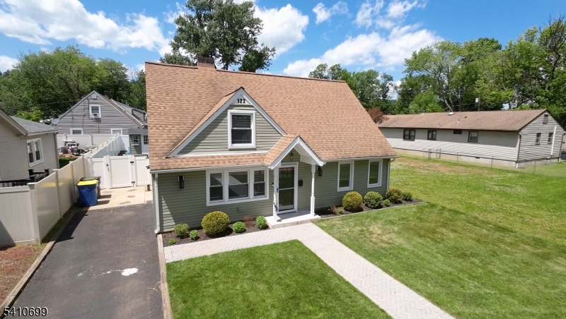 122 Greenbrook Rd