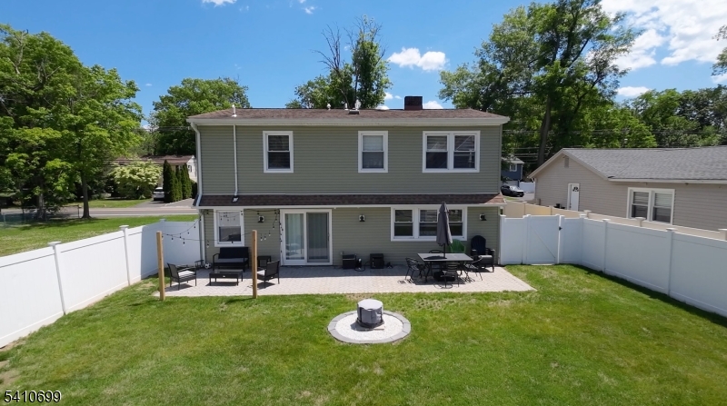 122 Greenbrook Rd