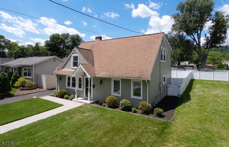 122 Greenbrook Rd
