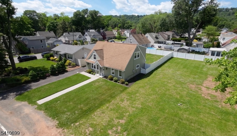 122 Greenbrook Rd