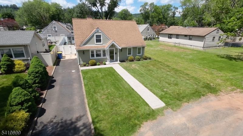 122 Greenbrook Rd