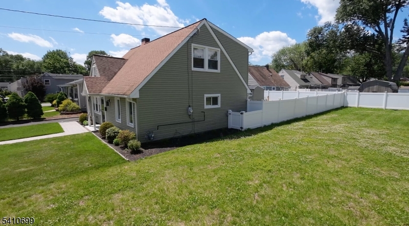 122 Greenbrook Rd