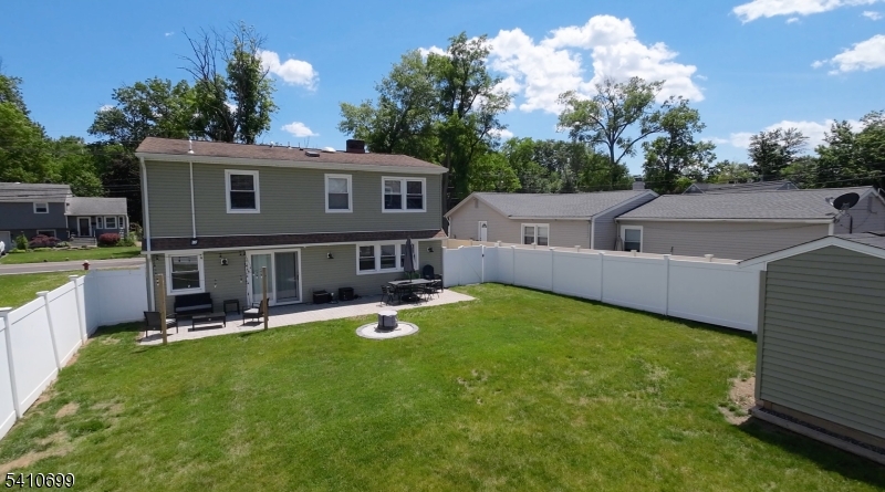 122 Greenbrook Rd