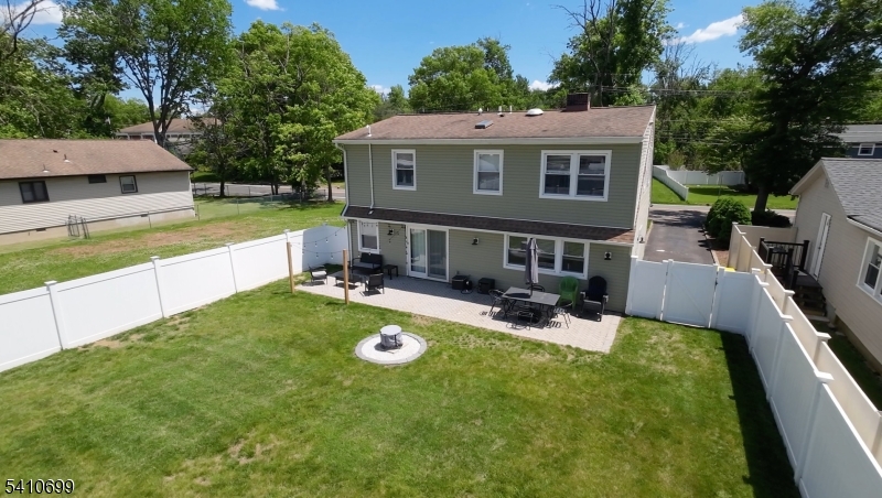 122 Greenbrook Rd