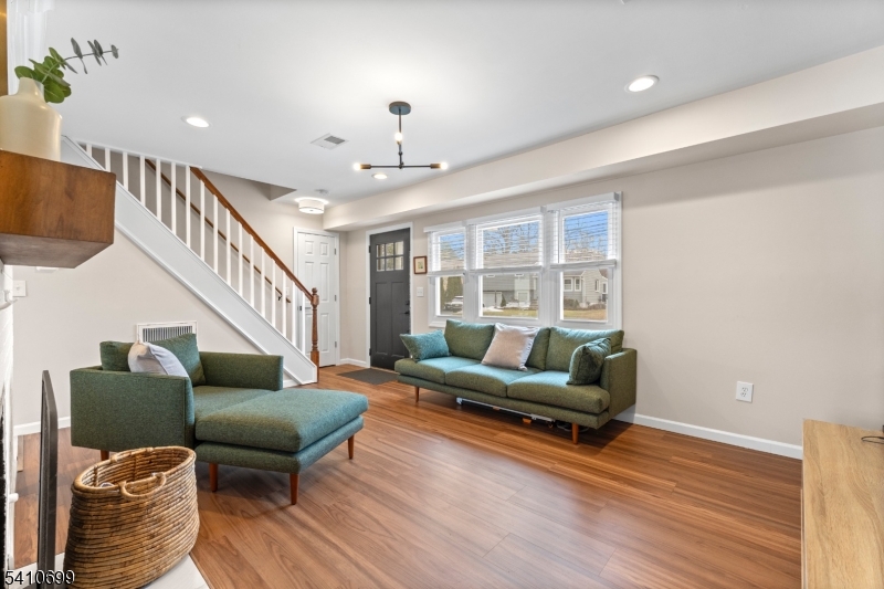 122 Greenbrook Rd