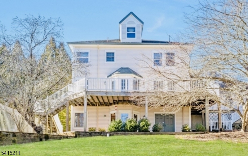 10 Mountain View Dr
