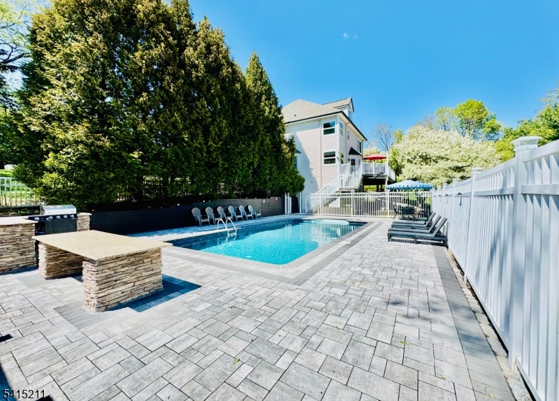 10 Mountain View Dr