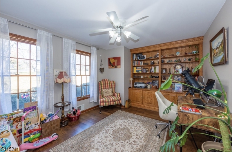 10 Mountain View Dr