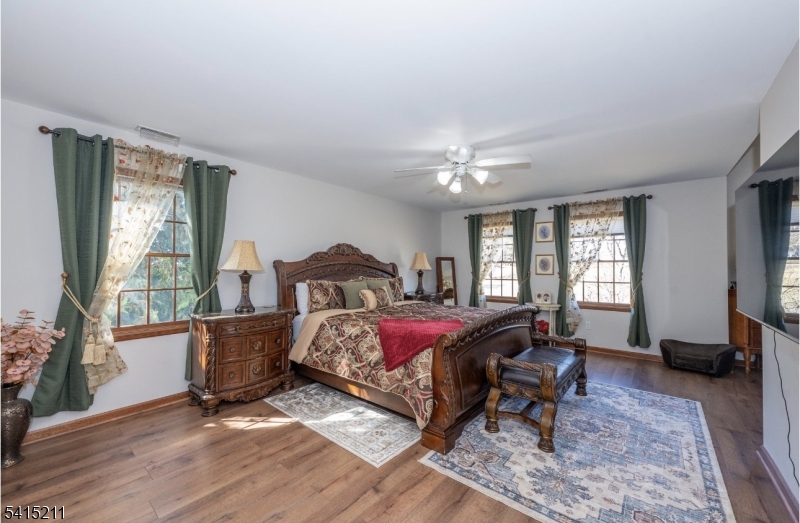 10 Mountain View Dr