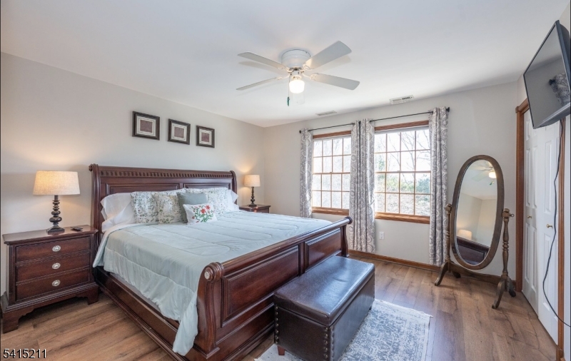 10 Mountain View Dr