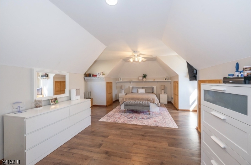 10 Mountain View Dr