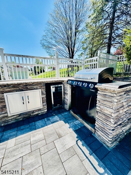 10 Mountain View Dr