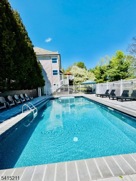 10 Mountain View Dr
