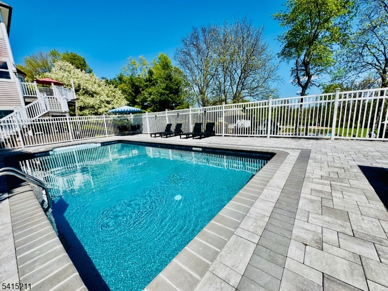 10 Mountain View Dr