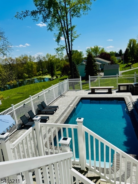 10 Mountain View Dr