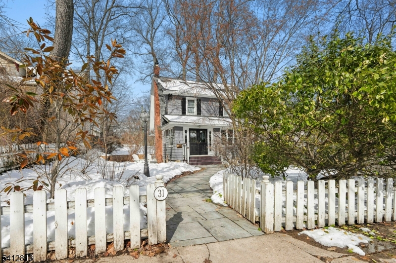 31 Nassau Rd