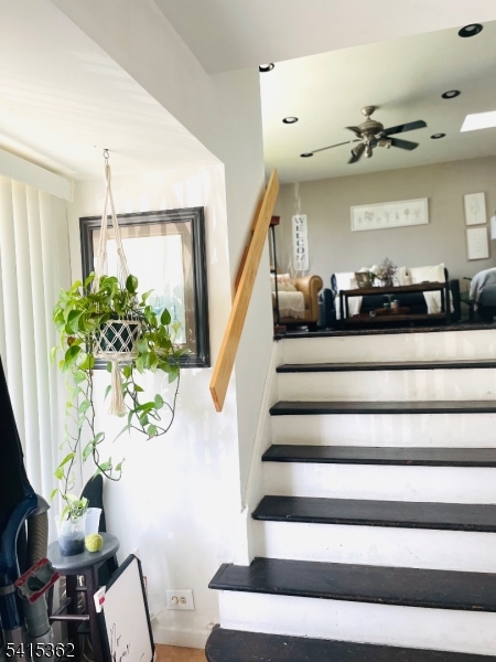 17 Country Club Ln