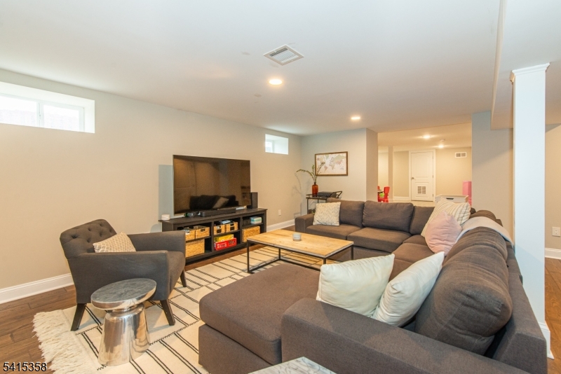 13 Mount Pleasant Pkwy