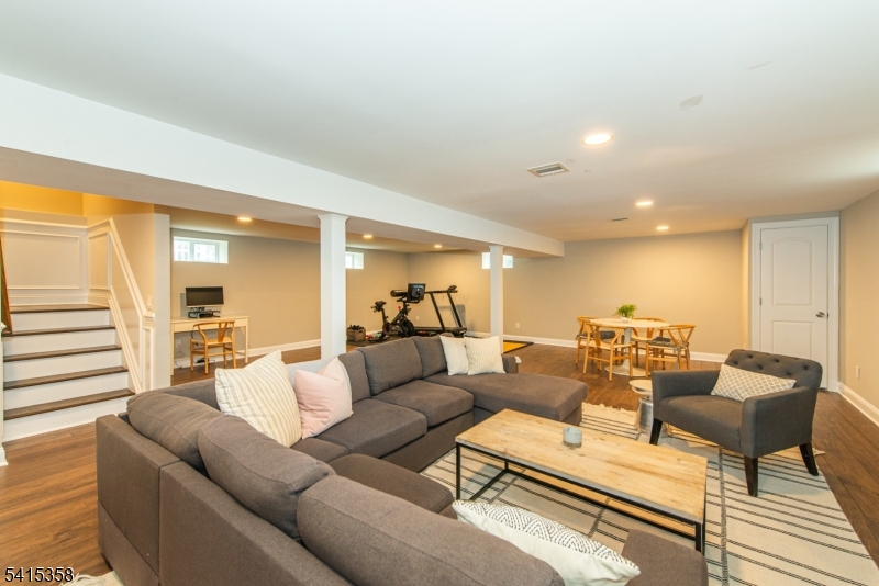 13 Mount Pleasant Pkwy