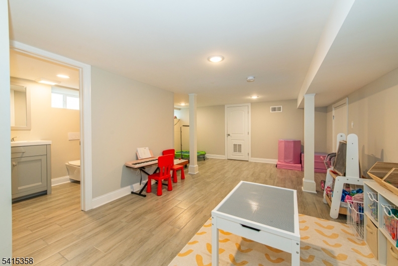 13 Mount Pleasant Pkwy