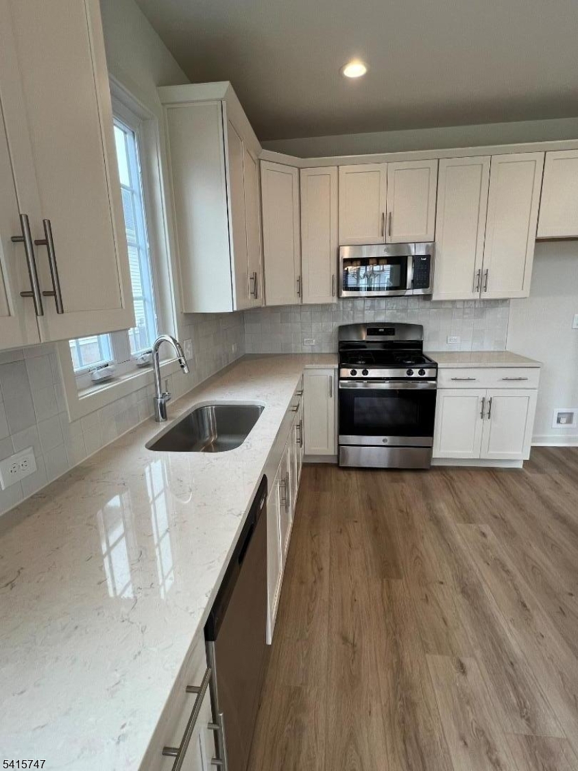 3 Van Nest Ct