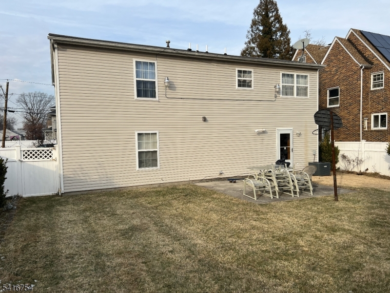 415 Wheatsheaf Rd