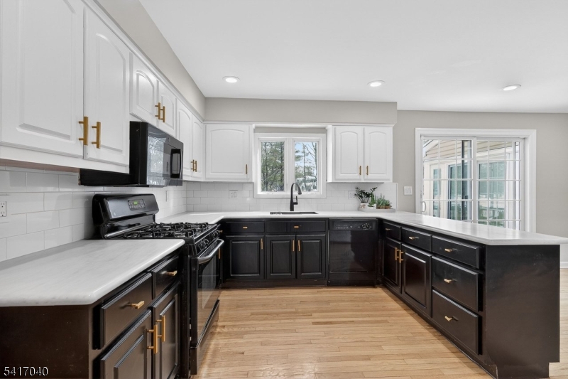 100 Knickerbocker Dr