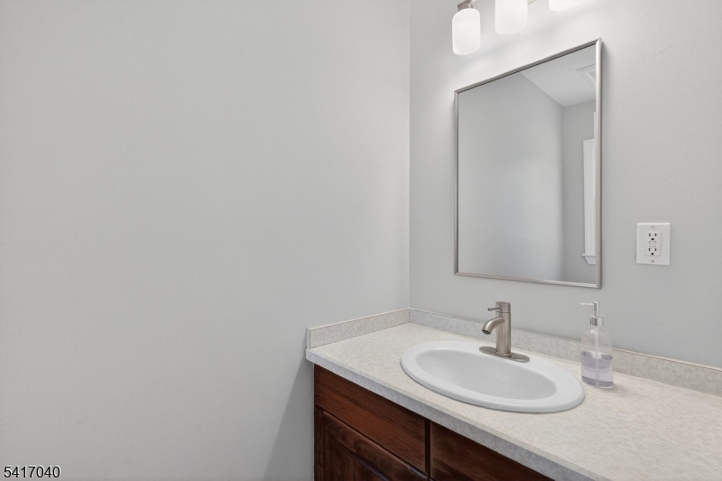 100 Knickerbocker Dr