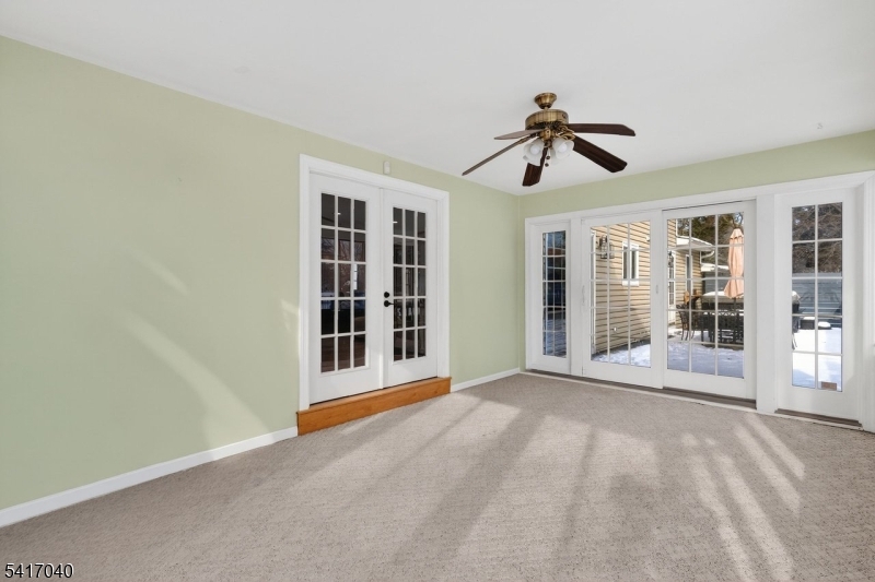 100 Knickerbocker Dr