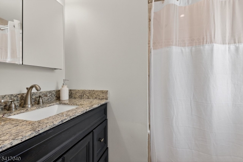 100 Knickerbocker Dr