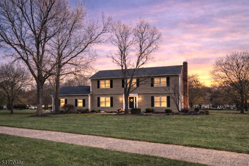 100 Knickerbocker Dr