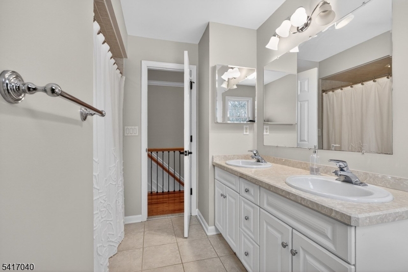 100 Knickerbocker Dr