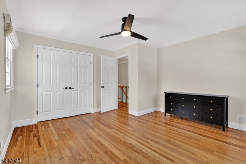 100 Knickerbocker Dr