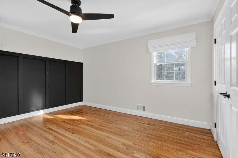 100 Knickerbocker Dr