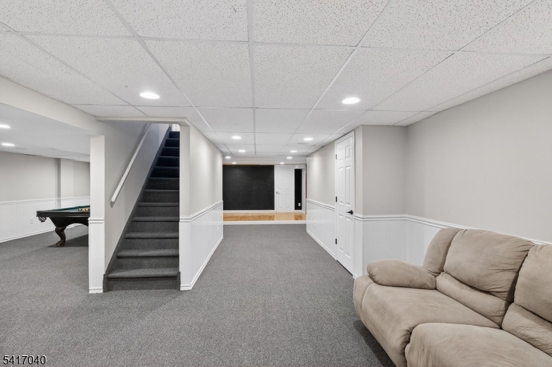 100 Knickerbocker Dr