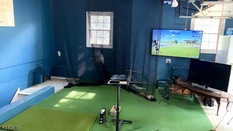 100 Knickerbocker Dr